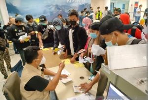 13541-pekerja-migran-indonesia-asal-ntb-kembali-ke-kampung-halaman-220802h-rev1.jpg