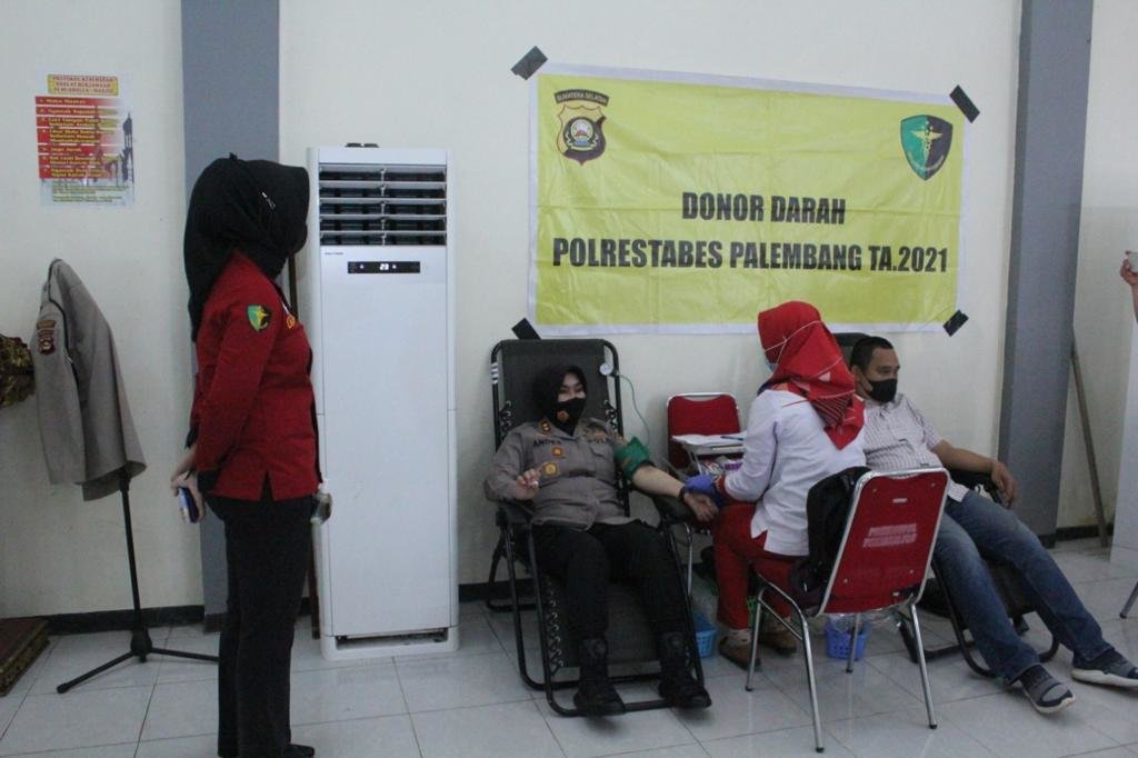 urkes-polrestabes-palembang-kumpulkan-72-kantong-darah-2208028-rev1.jpg