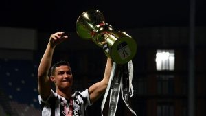 juventus-juara-coppa-italia-lengkap-sudah-trofi-ronaldo-220802f-rev1.jpg