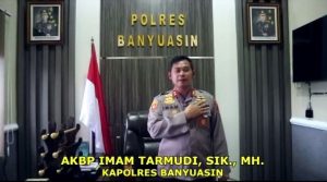 imam-tarmudi-polres-banyuasin-menghimbau-masyarakat-jangan-mudik-di-tengah-pemdemi-covid-19-220802m-rev1.jpg