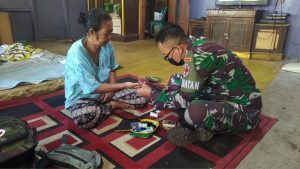 pertengahan-bulan-puasa-penuh-berkah-tni-lakukan-pengobatan-keliling-di-perbatasan-2208021-rev1.jpg