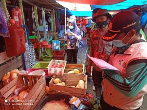 sidak-pasar-tradisional-kapolsek-lalan-antisipasi-pemakaian-bahan-berbahaya-pada-makanan-2208028-rev1.jpg