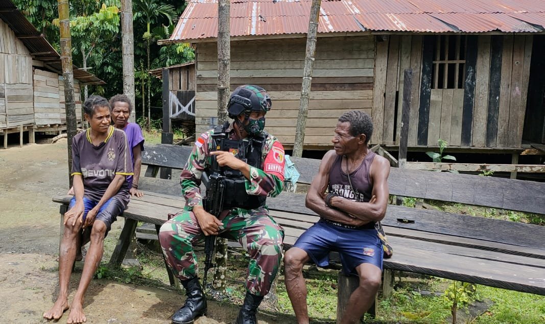 melalui-anjangsana-satgas-yonif-512-himbau-warga-perbatasan-papua-jauhi-narkoba-2208022-rev1.jpg