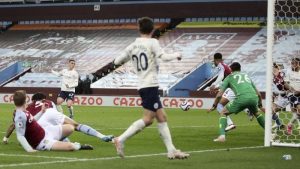 aston-villa-vs-man-city-diwarnai-2-kartu-merah-the-citizens-menang-2-1-220802p-rev1.jpg