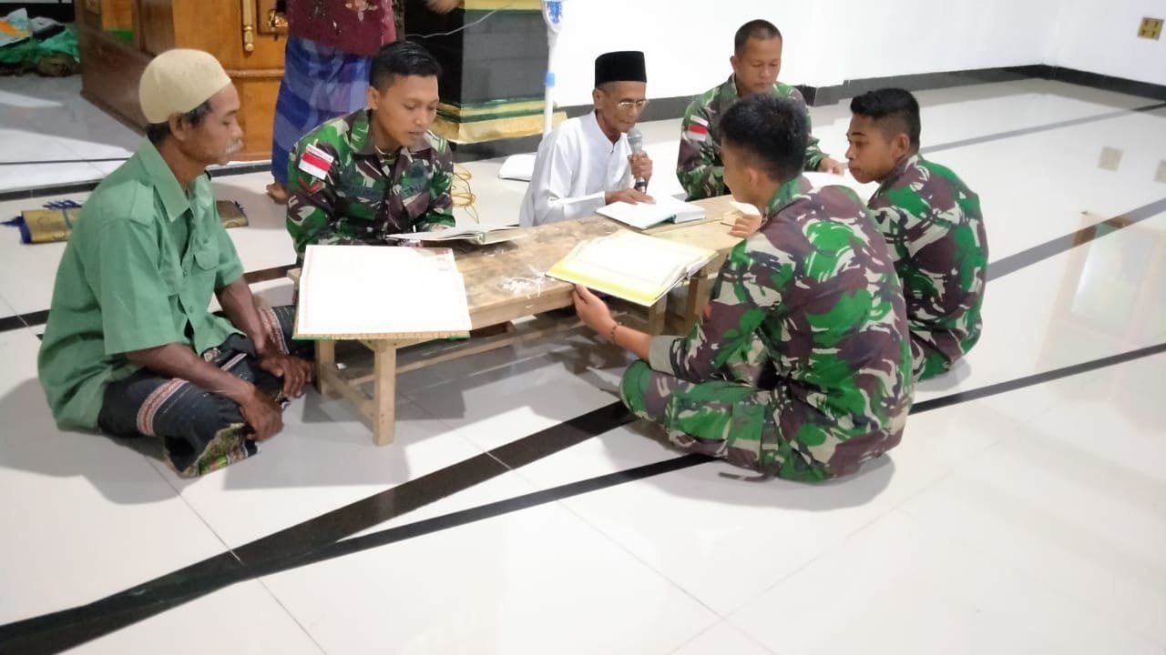 tingkatkan-iman-satgas-yonif-512-shalat-tarawih-dan-tadarus-bersama-masyarakat-di-perbatasan-papua-220802c-rev1.jpg