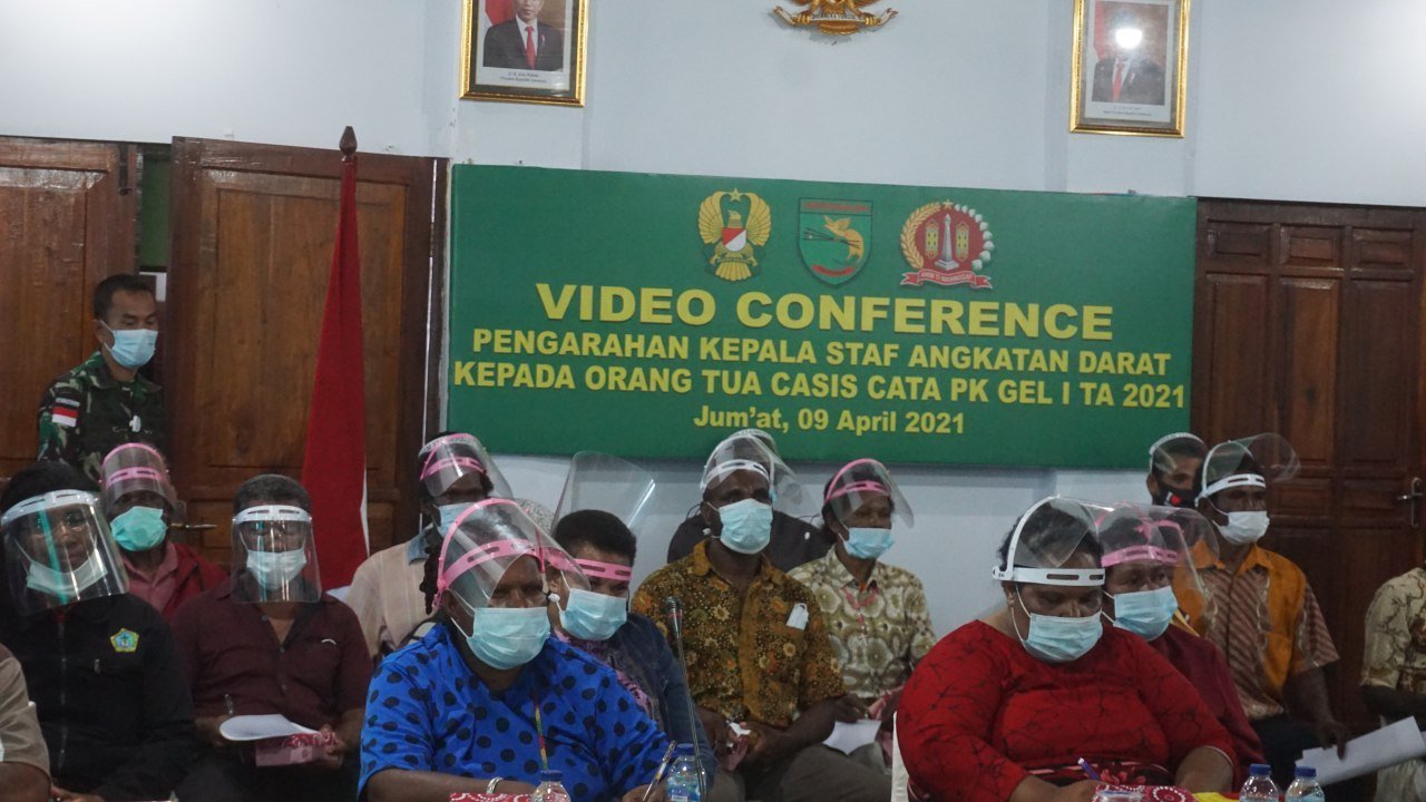 danrem-merauke-bersama-orang-tuawali-casis-tamtama-tni-ad-ikutipengarahan-kasad-secara-virtual-220802v-rev1.jpg