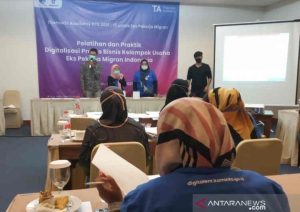 kominfo-beri-pelatihan-pemasaran-digital-eks-pekerja-migran-cirebon-2208022-rev1.jpg