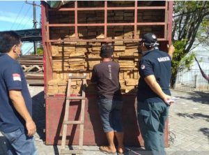 balai-gakkum-klhk-sulawesi-tahan-pelaku-perdagangan-kayu-dari-lutim-2208028-rev1.jpg