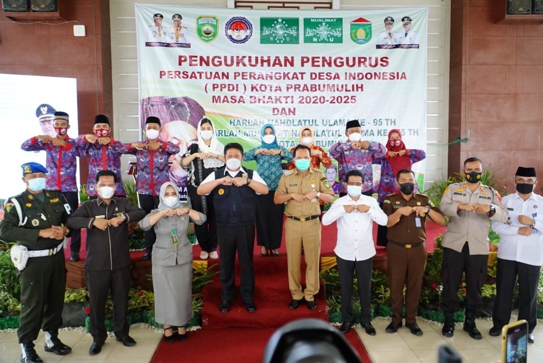 herman-deru-himbau-muslimat-nu-prabumulih-aktif-jadi-contoh-pencegahan-penyebaran-covid-220802y-rev1.jpg