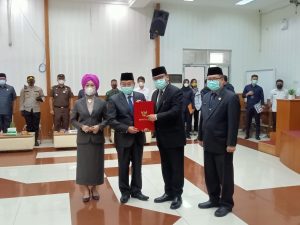 emran-tabrani-resmi-dilantik-sebagai-pj-sekda-muara-enim-220802h-rev1.jpg