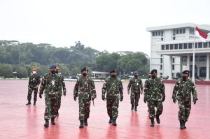 panglima-tni-terima-laporan-kenaikan-pangkat57-perwira-tinggi-220803h-rev1.jpg