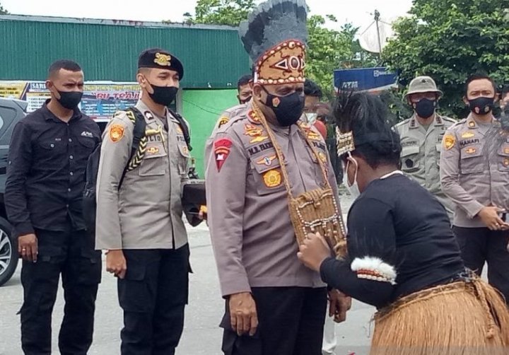 kapolda-brimob-nusantara-harus-pahami-budaya-orang-papua-220803y-rev1.jpg