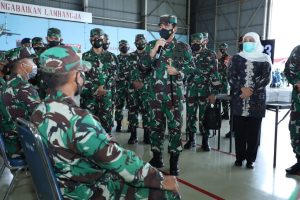 panglima-tni-pimpin-serbuan-vaksin-bagi-prajurit-tni-di-malang-raya-220803f-rev1.jpg