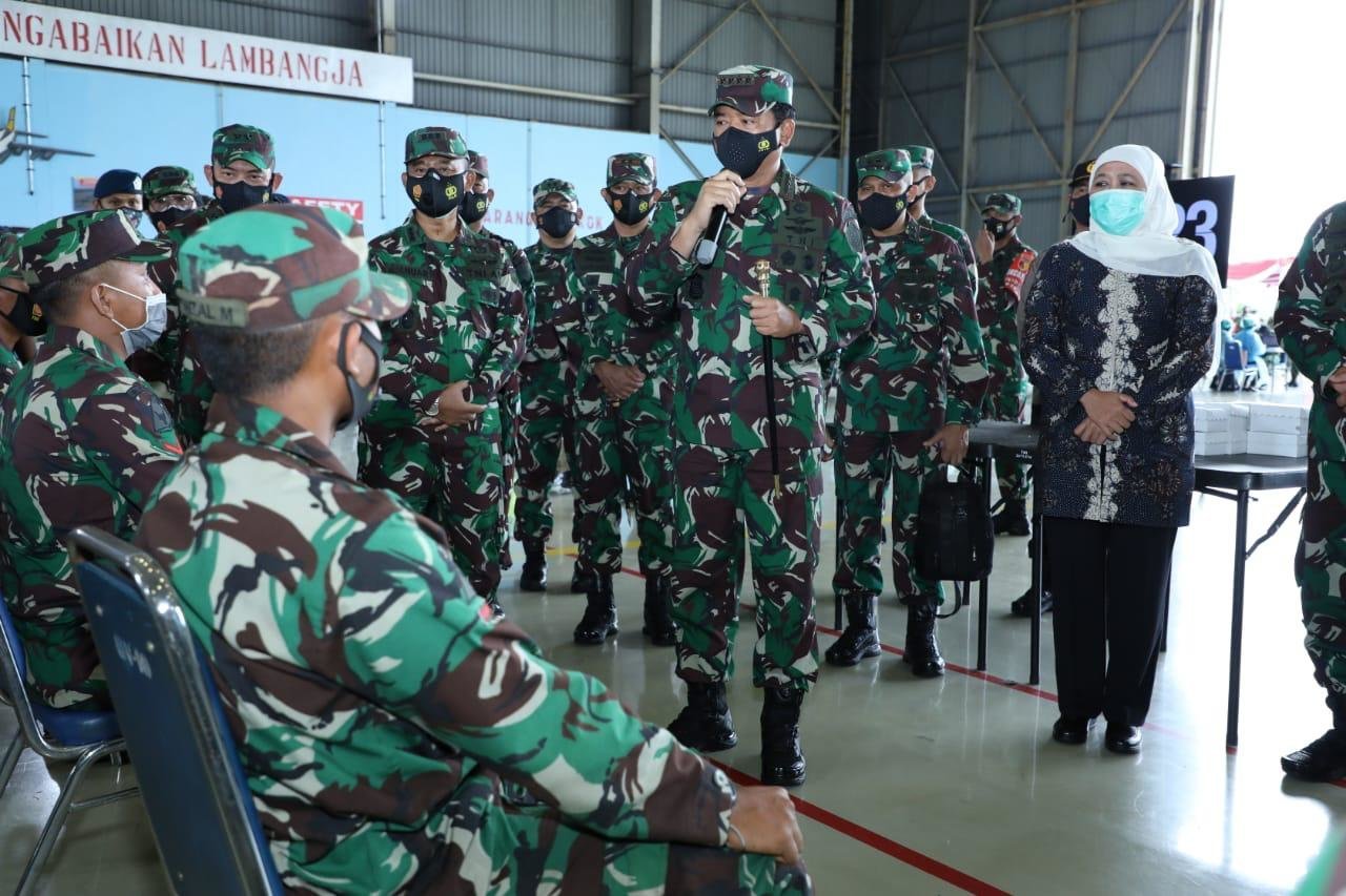 panglima-tni-pimpin-serbuan-vaksin-bagi-prajurit-tni-di-malang-raya-220803f-rev1.jpg