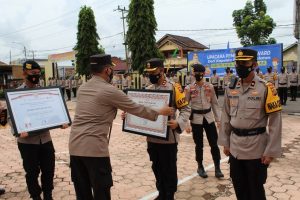 berprestasi-kapolres-muba-dan-anggota-diberi-reward-oleh-kapolda-sumsel-220803e-rev1.jpg