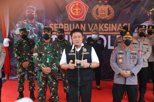 usai-divaksin-covid-192000-personil-tni-polri-siap-membantu-pemerintah-tegakkan-prokes-220803g-rev1.jpg