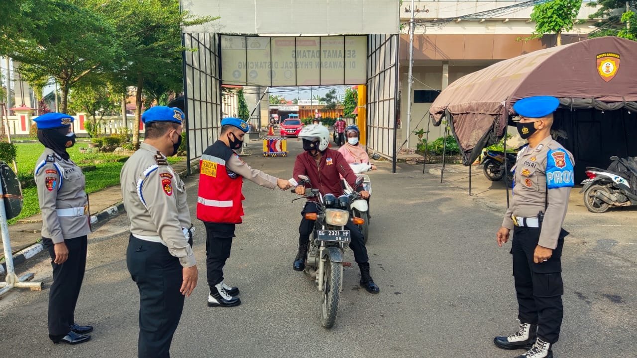 masuk-mapolrestabes-palembang-masyarakat-wajib-cek-suhu-tubuh-2208035-rev1.jpg
