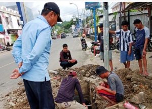 jaringan-pipa-pdam-di-mamuju-masih-rusak-akibat-gempa-220803p-rev1.jpg