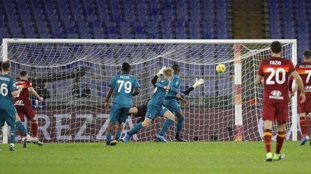 roma-vs-milan-rossoneri-tumbangkan-serigala-ibu-kota-2-1-220803e-rev115.jpg