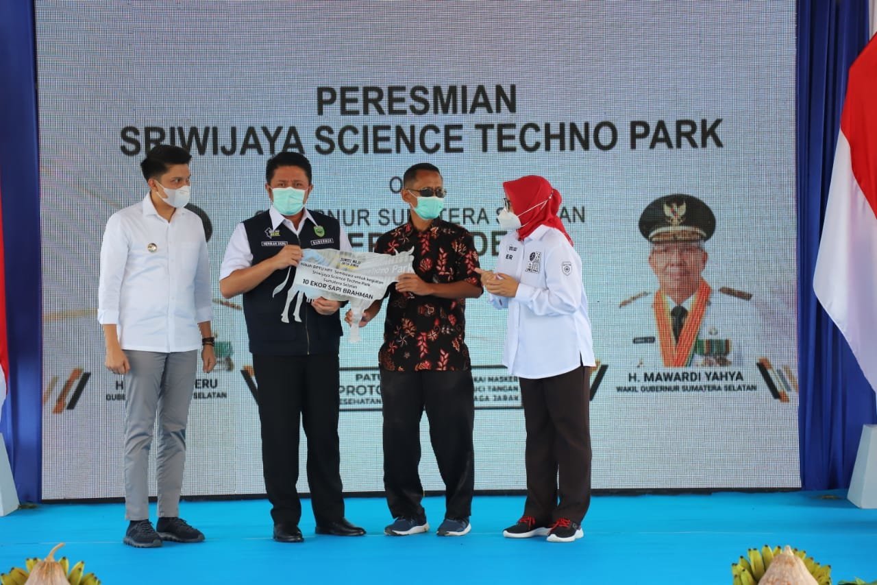 hd-resmikan-sriwijaya-science-tehno-park-sebagai-pusat-agro-wisata-dan-edukasi-masyarakat-220803s-rev1.jpg