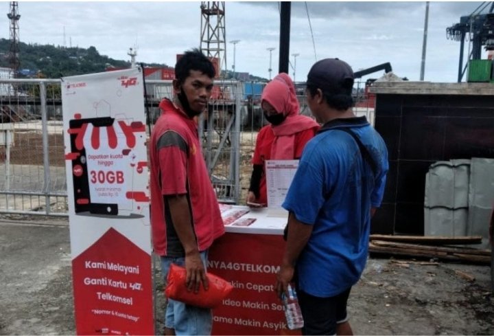 telkomsel-di-papua-dorong-pelanggan-migrasi-kartu-usim-4g-220803w-rev1.jpg