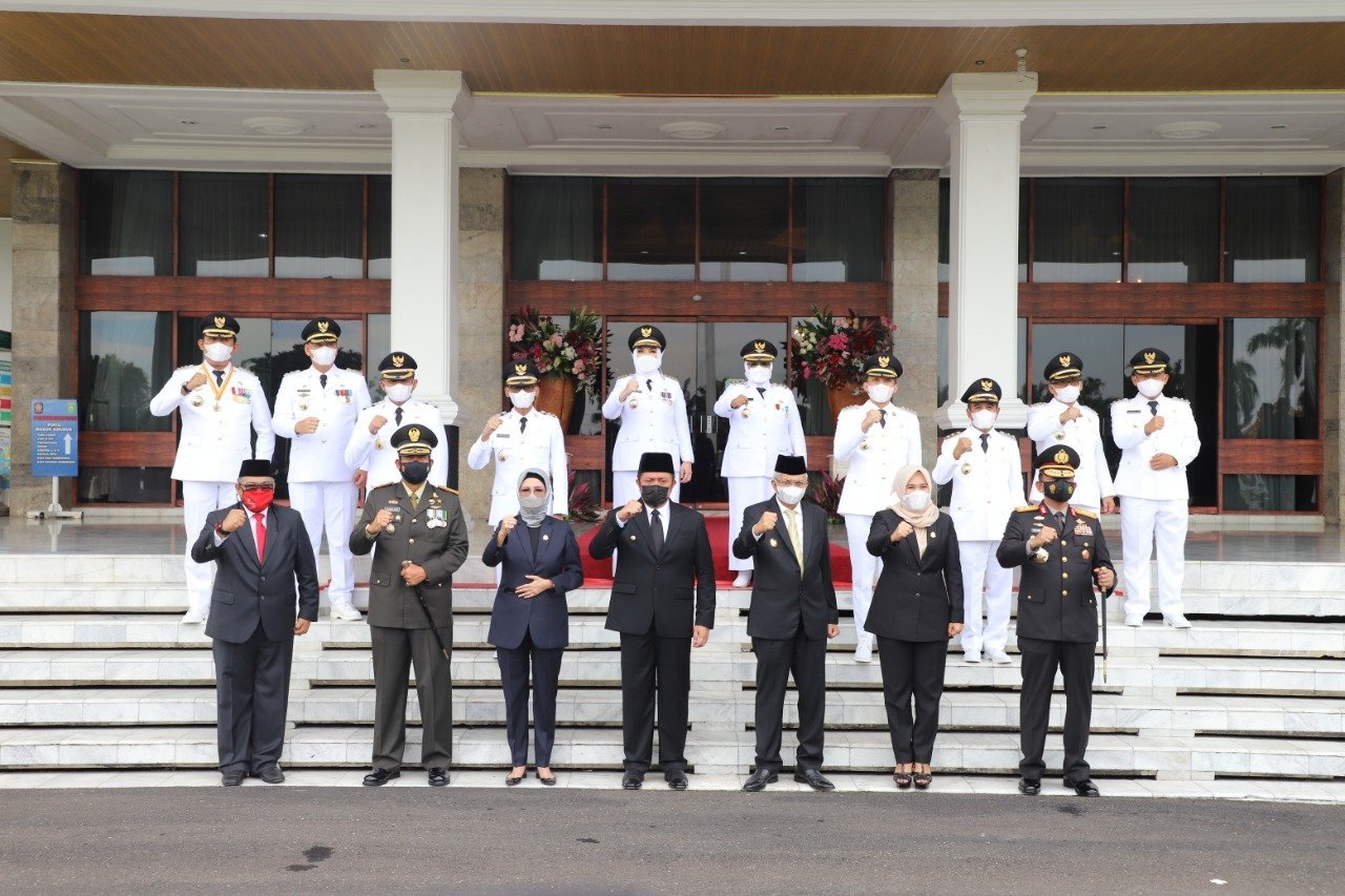 hd-ingatkan-bupati-yang-baru-dilantik-fokus-melayani-masyarakat-2208038-rev1.jpg