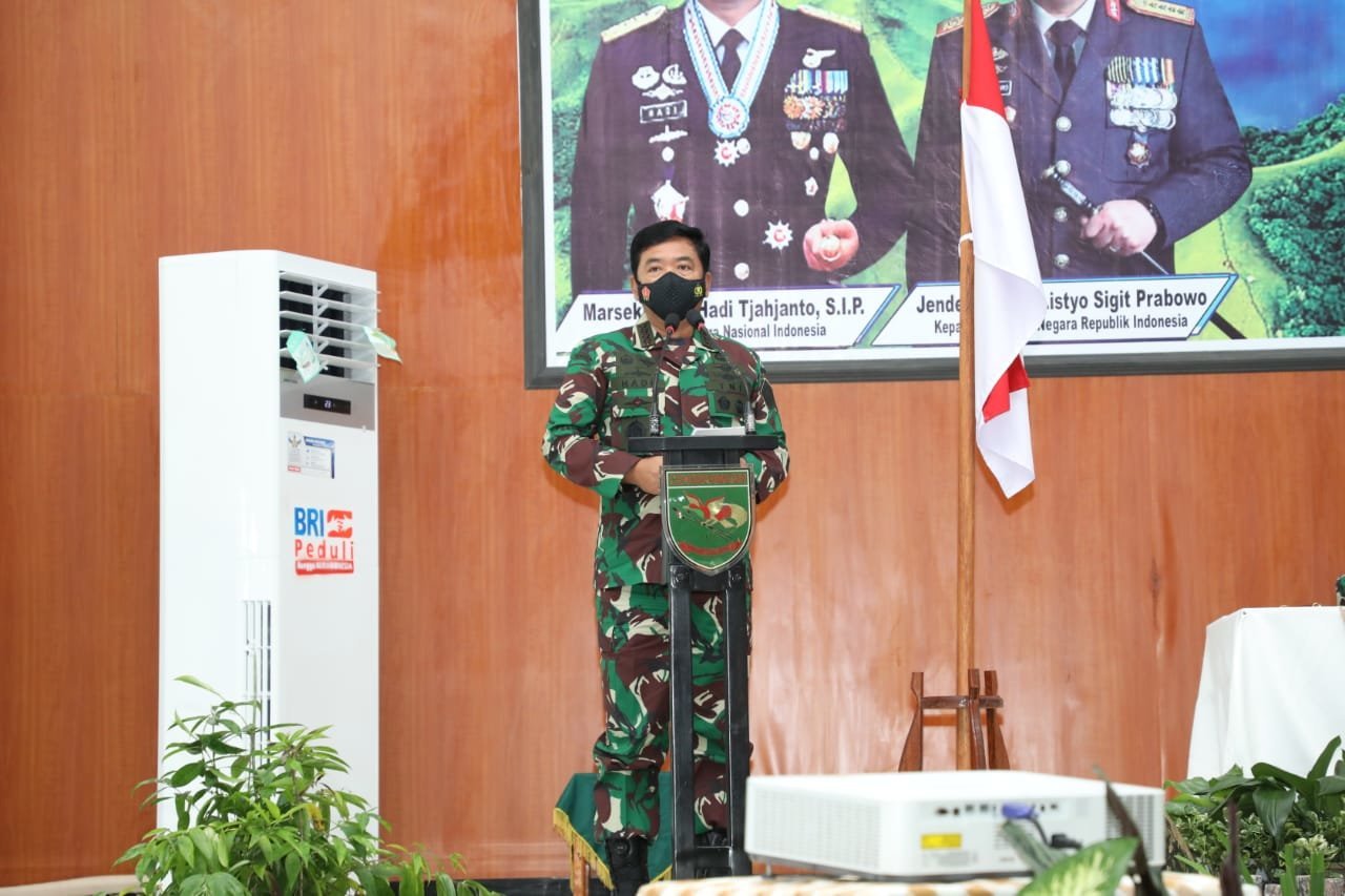 panglima-tni-dan-kapolri-mantapkan-sinergi-tni-polri-di-papua-220803q-rev1.jpg