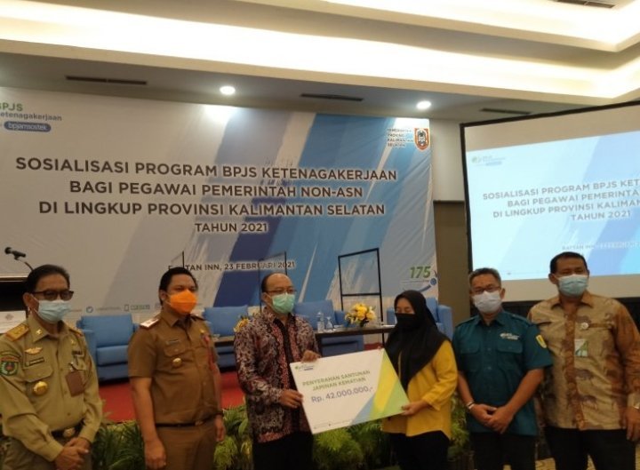 12-ribu-pegawai-non-asn-di-pemprov-kalsel-ditarget-masuk-bpjamsostek-220803e-rev537.jpg