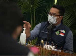 ridwan-kamil-sandiaga-uno-bahas-kolaborasi-pariwisata-saat-pandemi-220806e-rev1.jpg