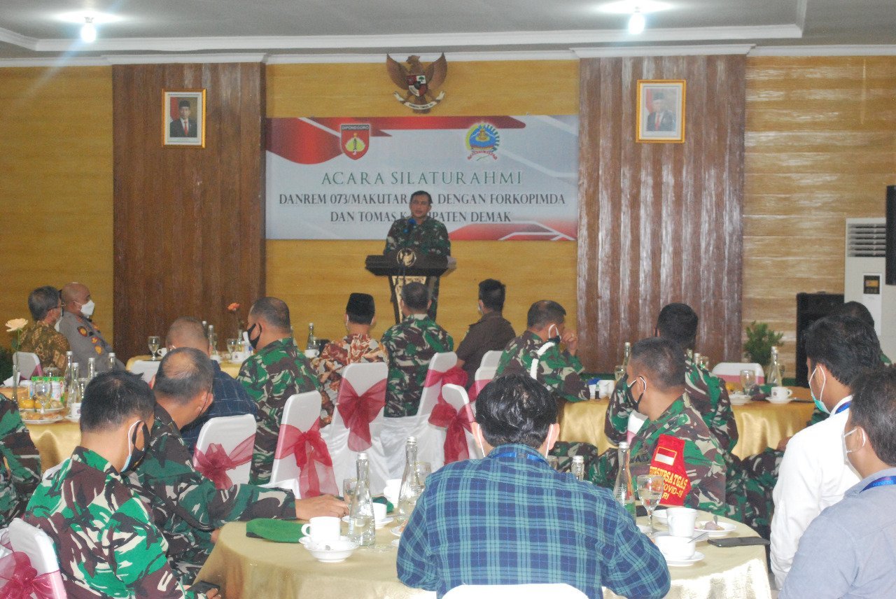 danrem-073makutarama-silaturahmi-dengan-forkopimda-kabupaten-demak-220806u-rev1.jpg