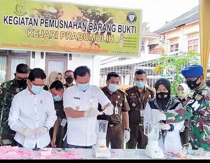 kajari-prabumulih-musnahkan-bb-narkoba-dari-58-perkara-220806u-rev1.jpg