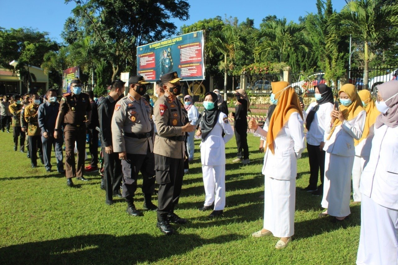 pimpin-apel-pagi-di-mapolres-pagaralam-kapolda-sumsel-sampaikan-amanat-kapolri-2208061-rev1.jpg