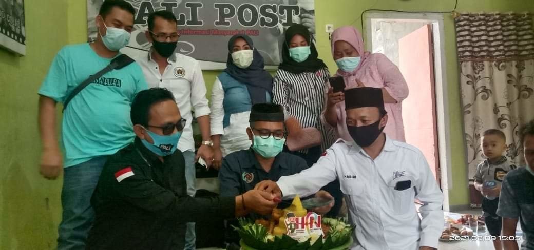tiga-organisai-wartawan-di-pali-kompak-peringati-hpn-yassinan-dan-doa-bersama-220806x-rev2.jpg