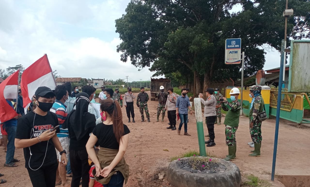 pks-selapan-jaya-pt-sampoerna-agro-didemo-warga-220806c-rev2.jpg