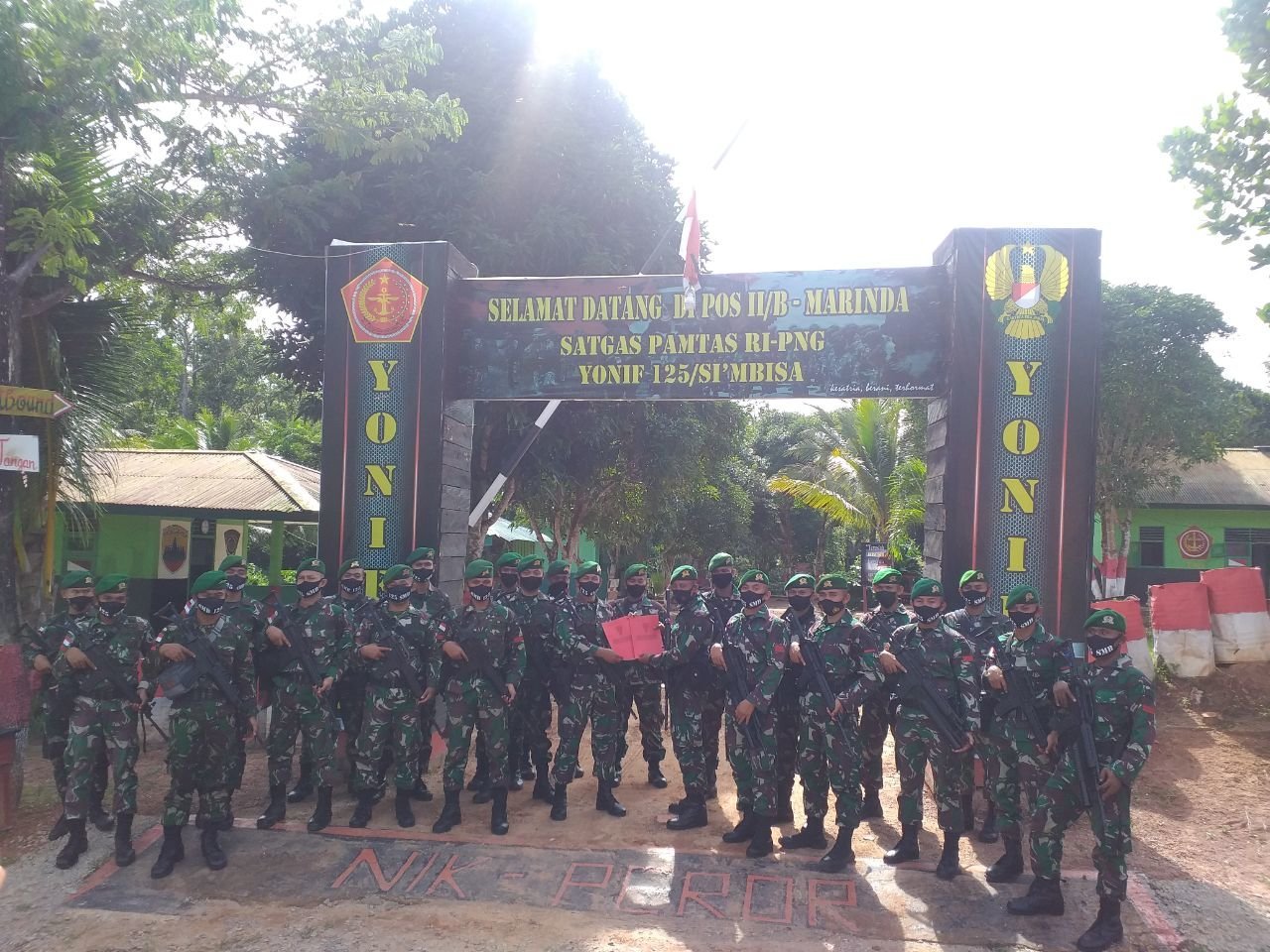 serah-terima-pos-satgas-pamtas-ri-png-dari-yonif-125simbisa-kepada-yonif-611awang-long-2208061-rev2.jpg