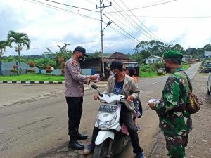 ajak-masyarakat-patuhi-protokol-kesehatan-tni-polri-kembali-bagikan-masker-220806i-rev2.jpg