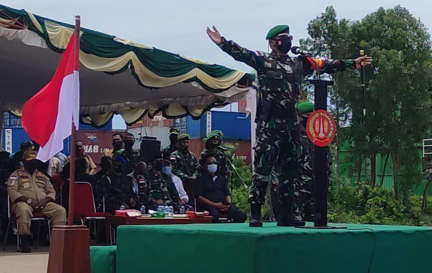 danrem-merauke-pimpin-upacara-penyambutan-satgas-pamtas-yonif-122-dan-yonmek-611-2208067-rev2.jpg