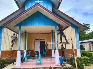 berikan-rasa-nyaman-saat-beribadah-satgas-pamrahwan-yonif-756-renovasi-gereja-katolik-santo-stevanus-kmpung-sempan-timur-mimika-220806k-rev2.jpg