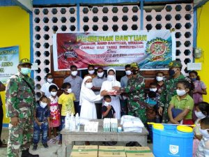 15-gereja-di-papua-terima-bantuan-alkes-satgas-yonif-mr-413-kostrad-220806w-rev2.jpg