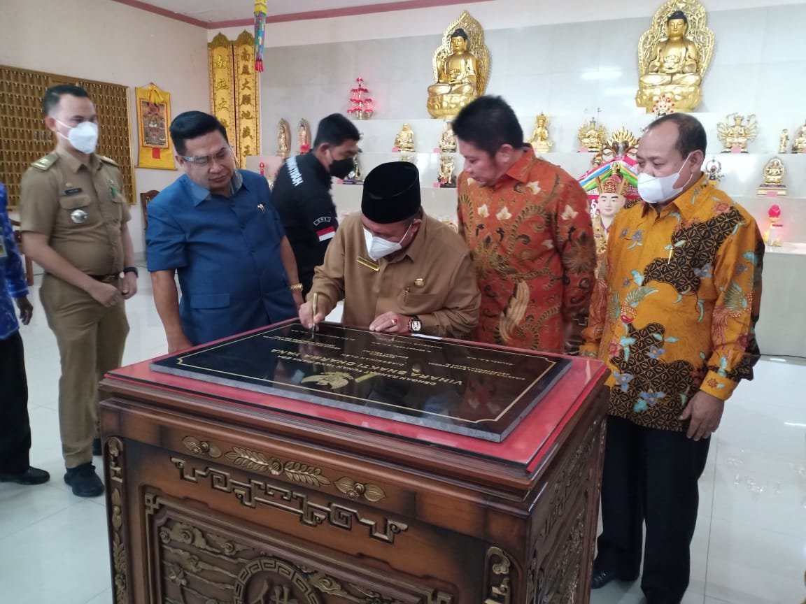 kakanwil-sumsel-dampingi-gubernur-resmikan-vihara-bhakti-dharma-yana-220806z-rev2.jpg