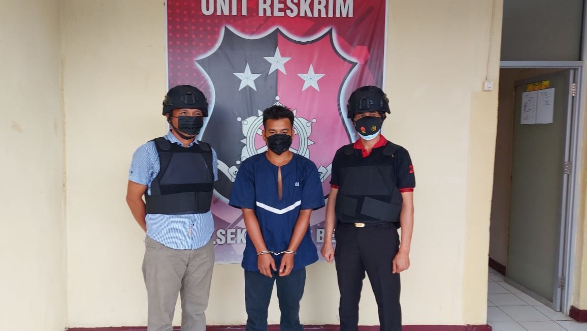rudapaksa-tetangganya-di-kebun-karet-pria-ini-diringkus-polisi-220806j-rev2.jpg
