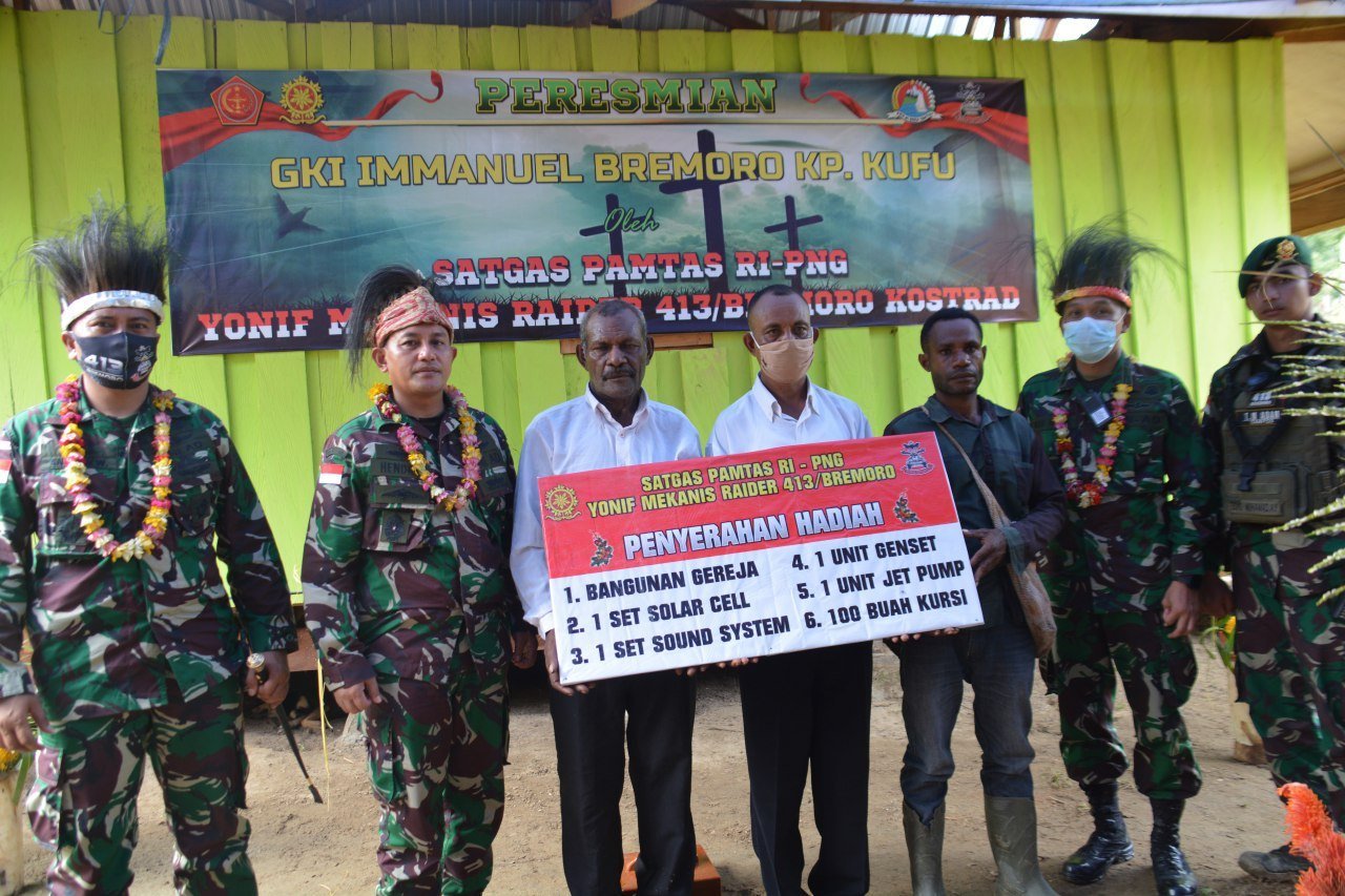 tni-bangun-gereja-masyarakat-kufu-tidak-lagi-beribadah-di-bawah-pohon-220806j-rev1.jpg