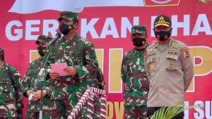 panglima-tni-bagikan-bingkisan-untuk-masyarakatsulawesi-tengah-220806x-rev1.jpg