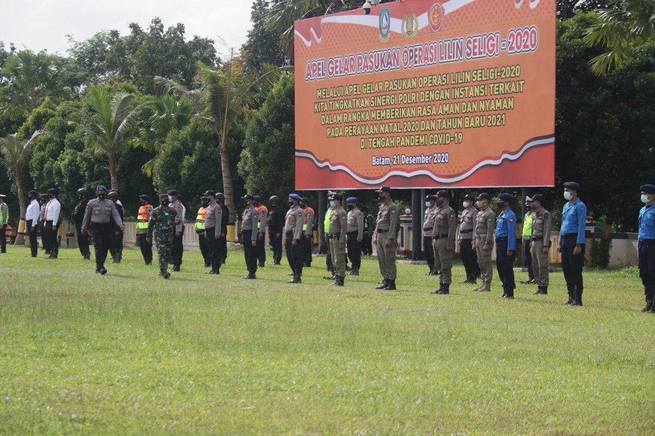pangkogabwilhan-i-pimpin-apel-gelar-pasukan-operasi-lilin-seligi-2020-di-polda-kepri-220806o-rev2.jpg