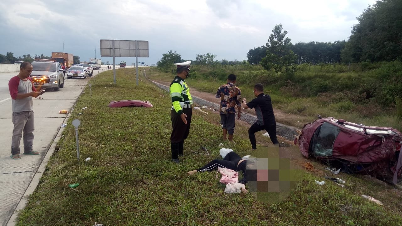 kecelakaan-di-tol-kayuagung-lampung-2-orang-tewas-2-orang-luka-luka-220806p-rev2.jpg