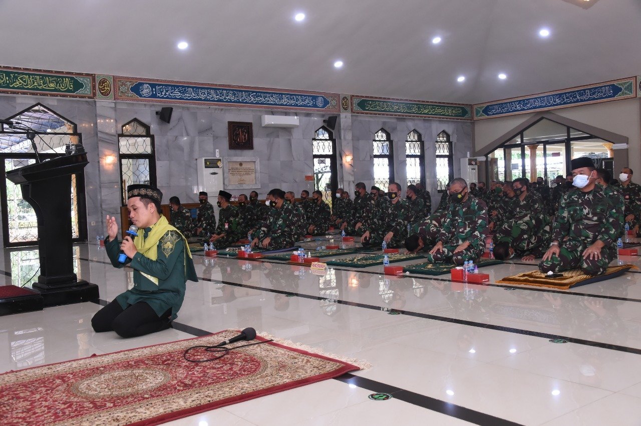 mabes-tni-selenggarakan-ceramah-rohani-kepada-prajurit-dan-pns-220806u-rev2.jpg