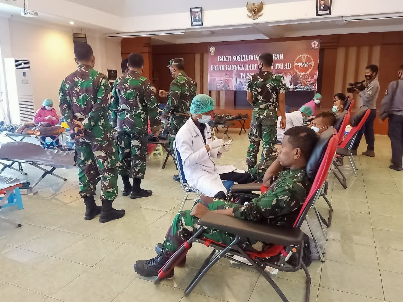 jelang-peringatan-hari-juang-kartika-satgas-yonif-mr-413-kostrad-donorkan-darah-220806c-rev1.jpg