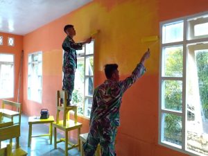 tumbuhkan-semangat-belajar-satgas-pamtas-ri-mly-yonif-raider-200bn-warnai-sekolah-tk-di-long-punjungan-220806r-rev2.jpg
