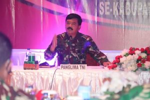 panglima-tni-dan-irwasum-polri-kunjungan-kerja-ke-papua-220806z-rev2.jpg