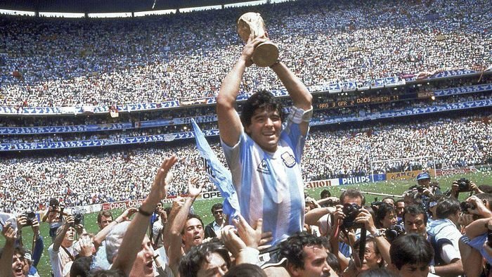 menjadi-diego-maradona-itu-220806k-rev2.jpg